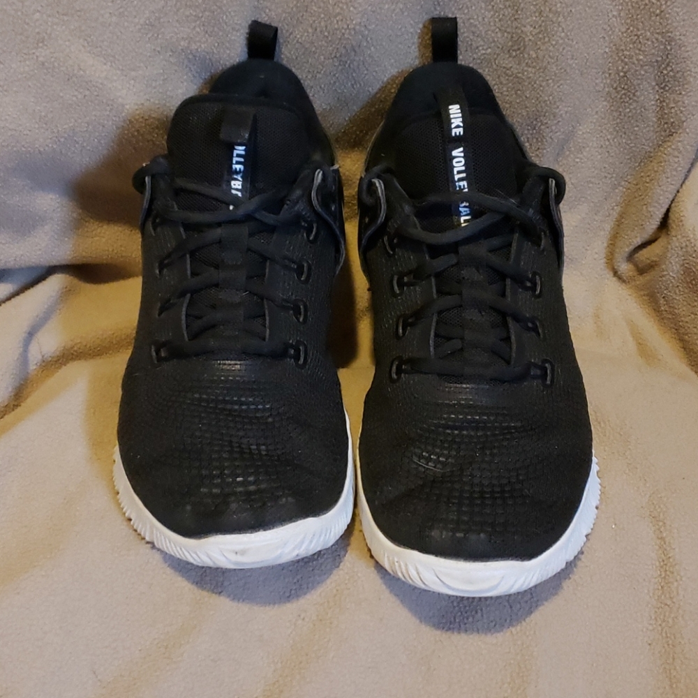 Nike volleyball court shoes